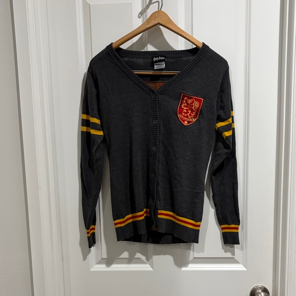 Dark Gray Sweater with Gryffendor Lion Emblem